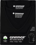 Zwarte 2-pack V-hals T-shirts van biologisch katoen, in verpakking.