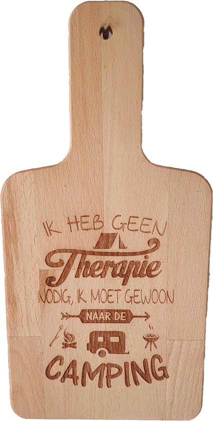 Passie voor stickers Snijplank van hout met gelaserde tekst: Ik heb geen therapie nodig ik moet gewoon naar de camping