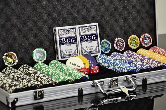 Thumbnail van een extra afbeelding van het spel OPRUIMING - Luxe Professionele Casino Pokerkoffer Zilver Pokerset 500 Chips - Leuk Kerstgeschenk - KERSTDEAL