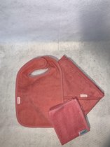 Set badcape, slab en spuugdoek indian red
