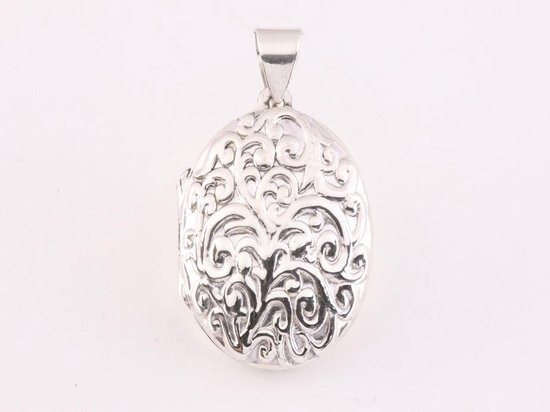 Médaillon ovale en argent artisanal