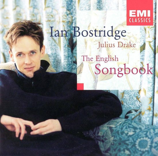 Portret van Ian Bostridge, gekleed in een donker pak, met de titel 'The English Songbook'.