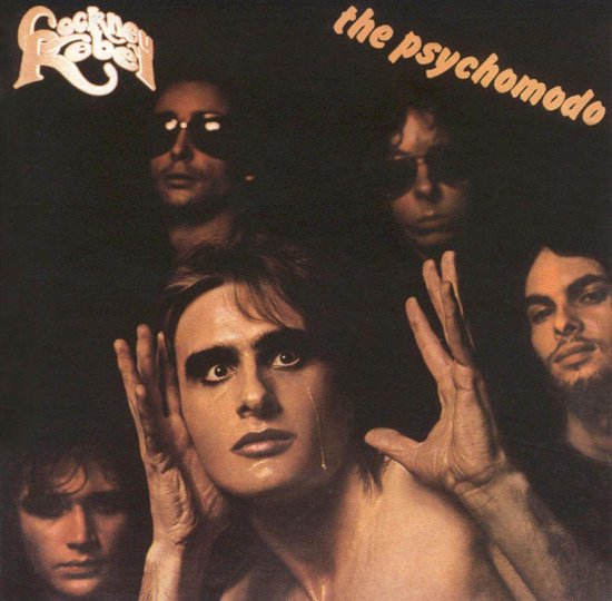 Albumhoes "The Psychomodo" met Cockney Rebel, met gezicht in het midden, make-up op, omringd door bandleden.