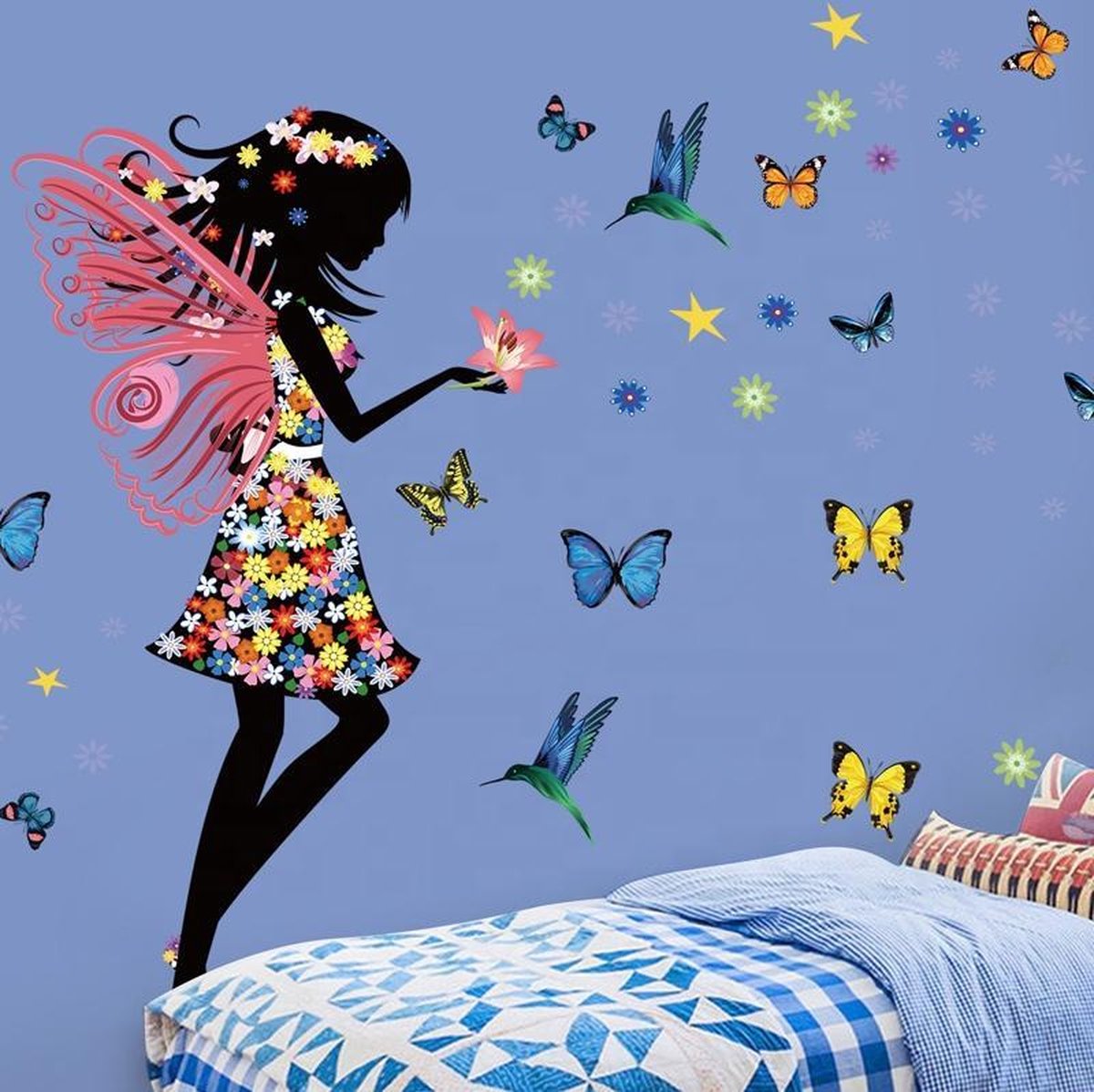 Sticker mural Fée volante et papillons pour enfant - Acte Deco