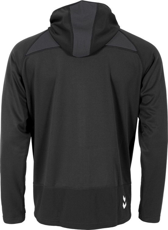 Zwarte hoodie van hummel, achterkant met donkergrijs mesh-paneel op de capuchon en onderaan de jas. Witte chevrons op de linkerheup.