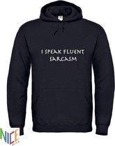 Hoodie zwart I speak fluent sarcasm maat XL