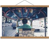 Schoolplaat – Man in Tuktuk - 60x40cm Foto op Textielposter (Wanddecoratie op Schoolplaat)