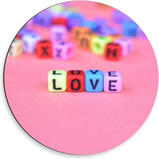 Dibond Wandcirkel - Gekleurde 'Love' Letters - 50x50cm Foto op Aluminium Wandcirkel (met ophangsysteem)