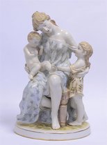 Beeld - Moeder met twee kinderen - Porselein - 40 cm hoog