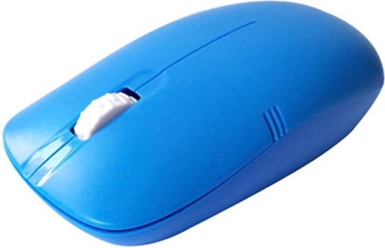 Blauwe draadloze optische muis met wit scrollwiel, geïsoleerd op witte achtergrond.