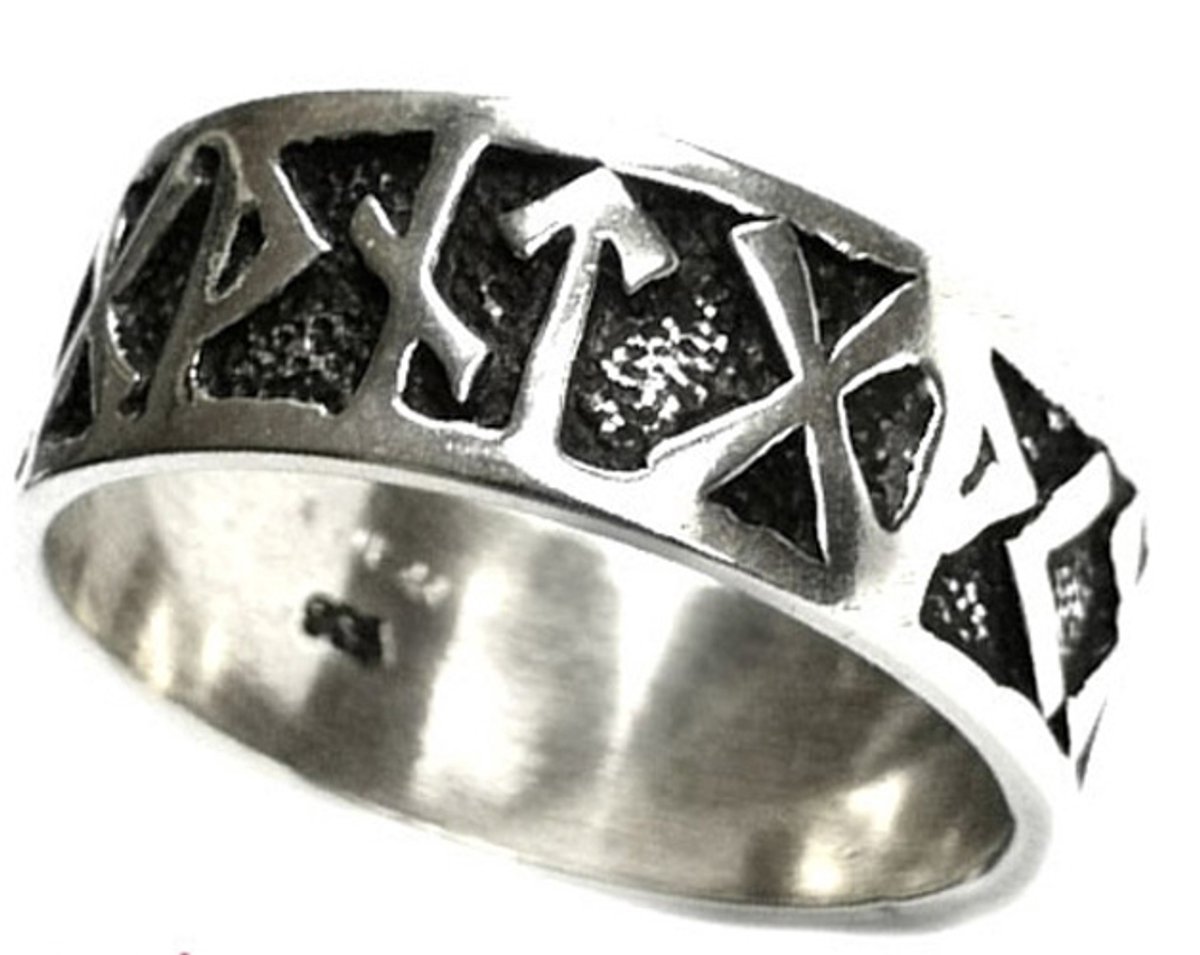 Zilveren rune ring(R625.64)