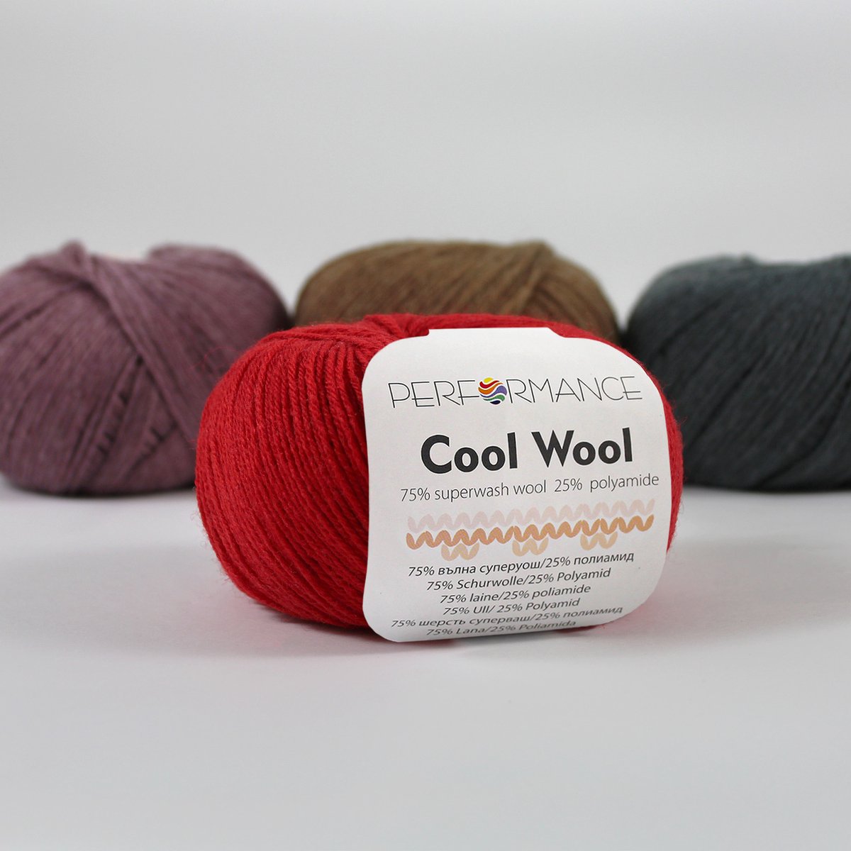 Cool Wool - rood (09) - wol en polyamide haakgaren - breigaren - 5 bollen van 50 gram - pendikte 2 - 3 mm.