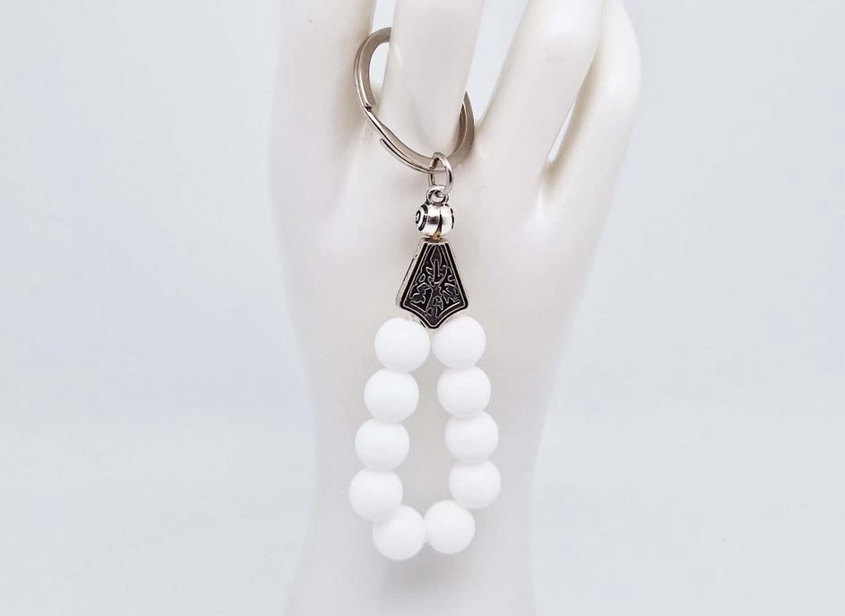 Handgemaakte druppel sleutelhanger van natuursteen "Witte Agaat" en metaal - diameter kralen 10mm - Aantal stenen10- Een mooi cadeau-idee en een bijzonder aandenken