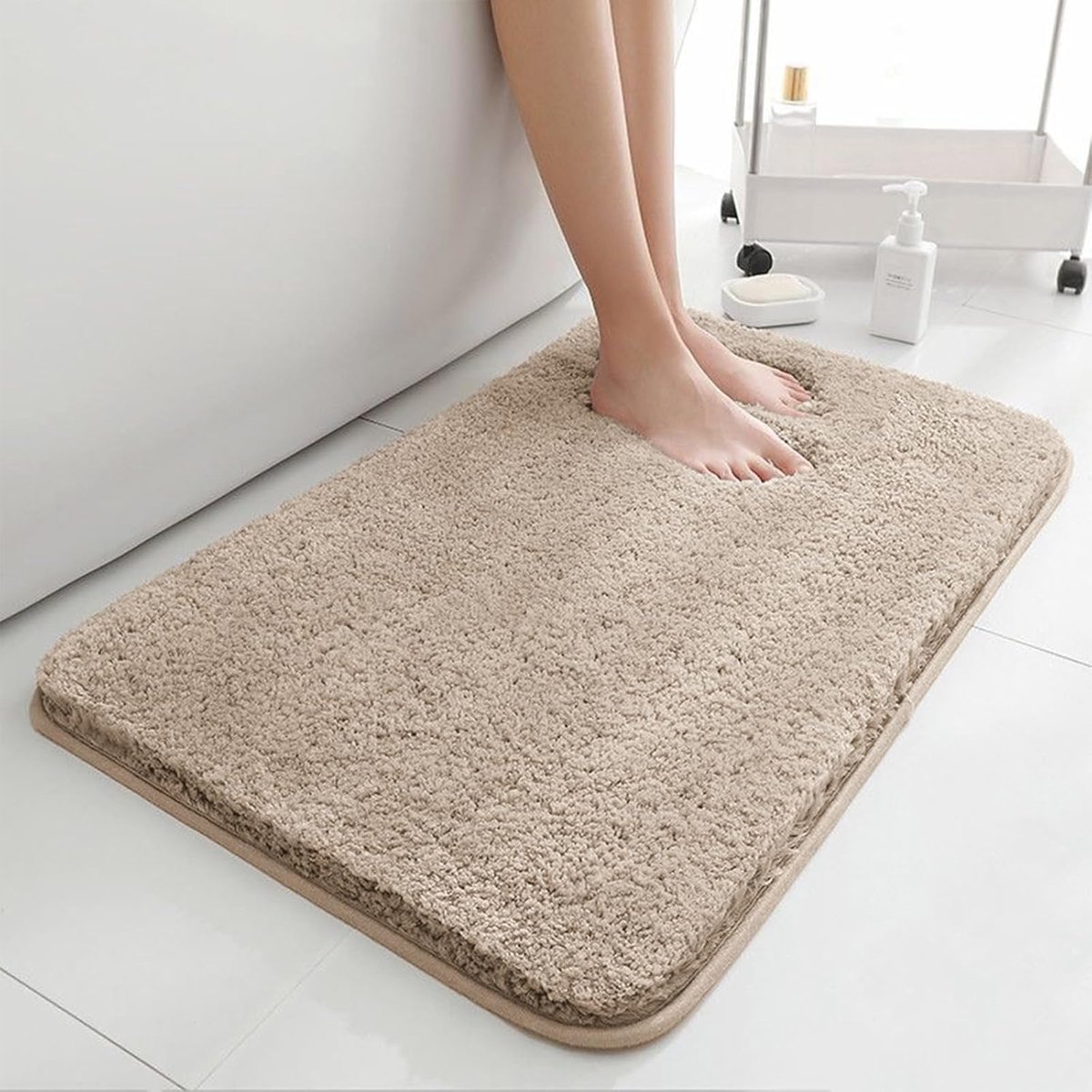 Famanu - Badmat, 50 x 80 cm, antislip, zacht, waterabsorberend, hoogpolig, microvezelmat voor de badkamer, machinewasbaar, voor badkuip, douche en badkamer (camel)