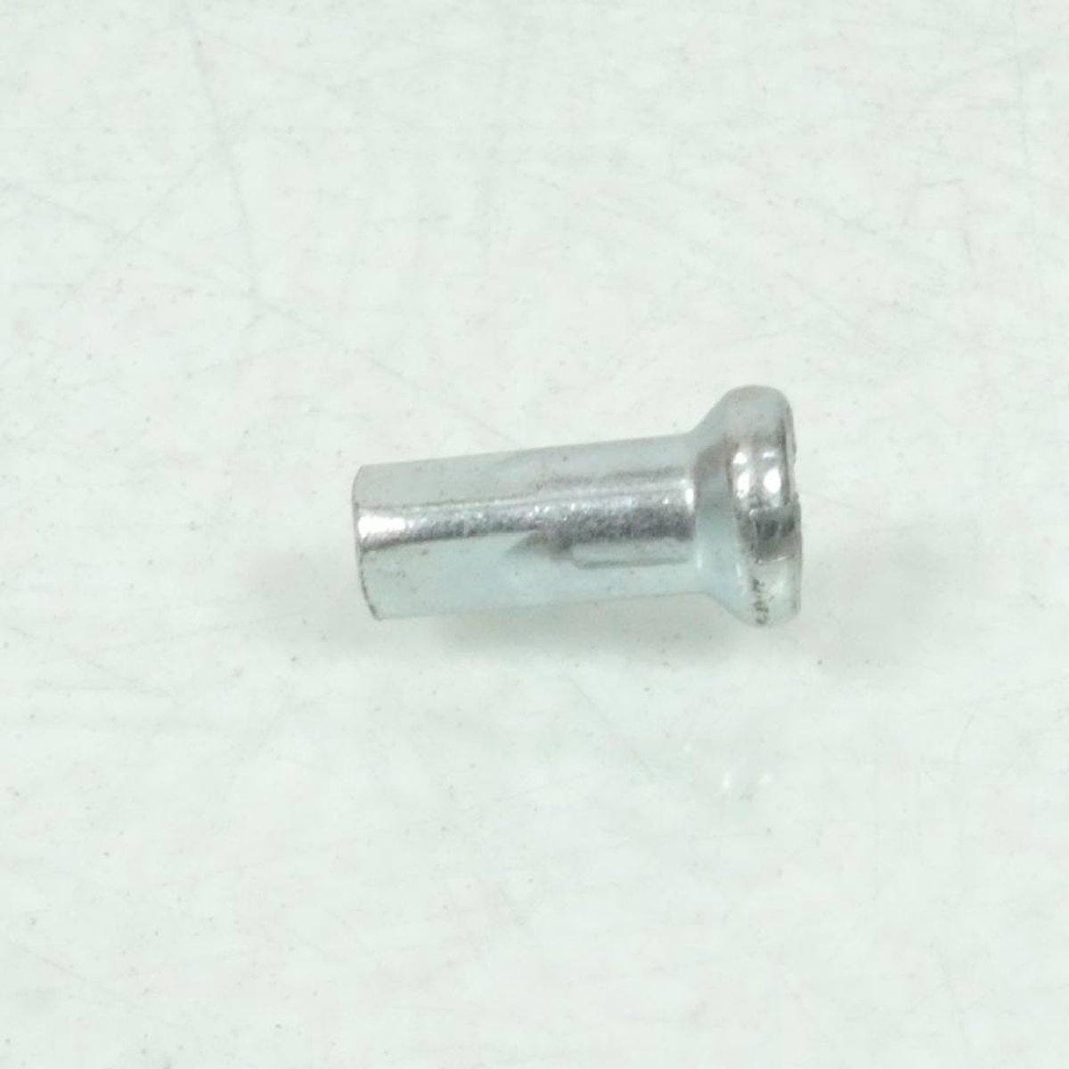 Écrou Rayon de jante pour moto Peugeot 50 XP6 753449 pas 0.7 Neuf