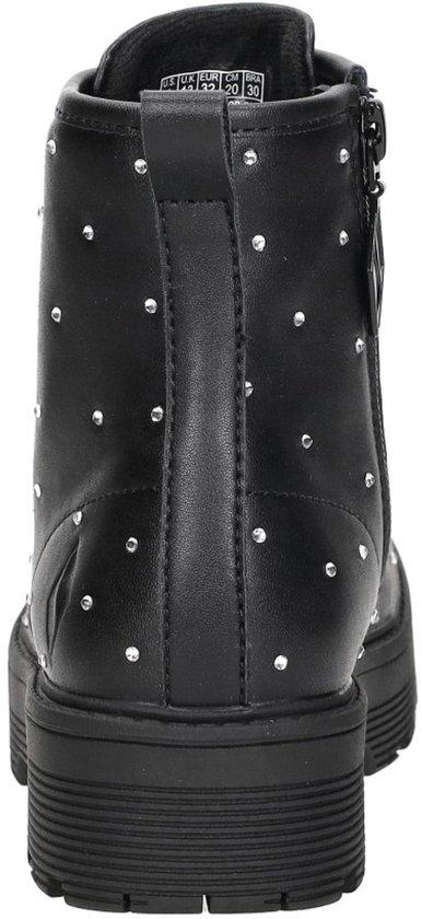 Achterkant van zwarte Skechers laars met studs en rits.
