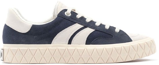Palladium Palla Ace Lo sneakers in donkerblauw suède met crèmekleurige strepen en zool.