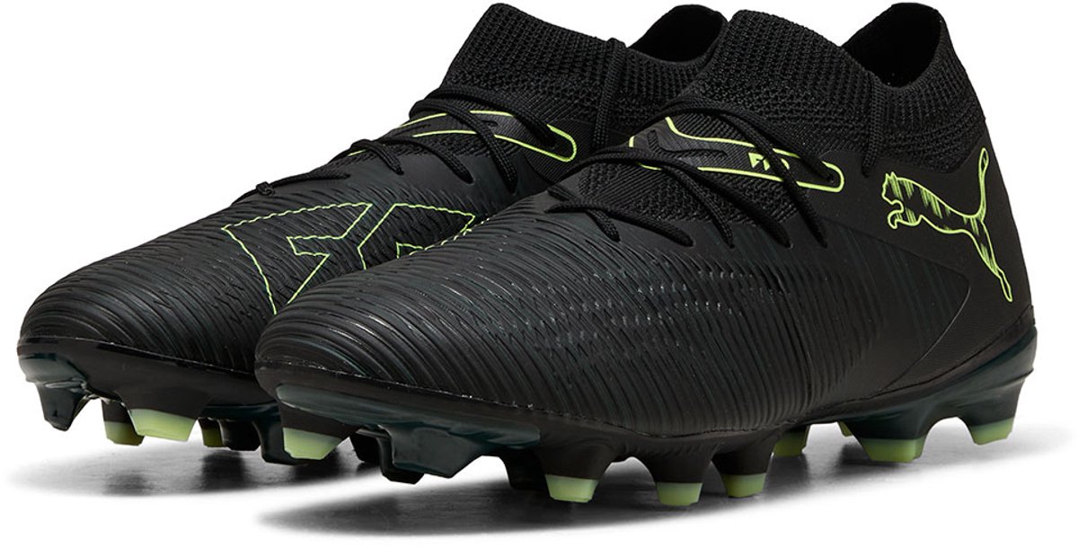 Zwarte Puma Future 8 Match FG/AG voetbalschoenen, EU 46 1/2, met lichtgewicht mesh bovenwerk en GripControl lijnen.