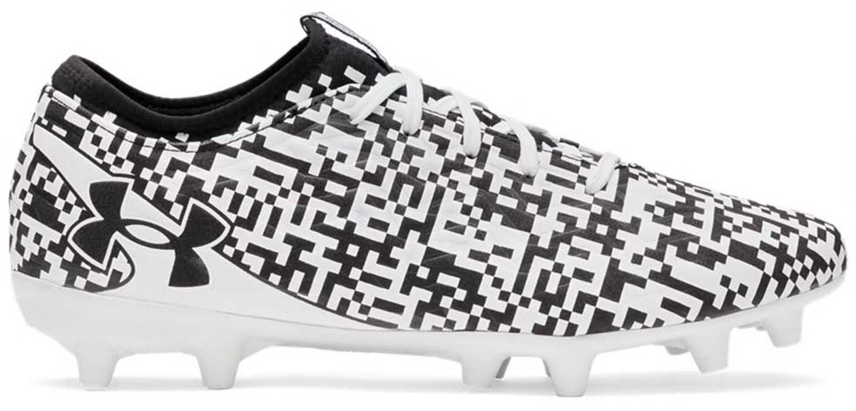 Witte Under Armour Magnetico Select 5 FG voetbalschoenen met zwart-wit patroon, maat EU 41, zonder inlooptijd.