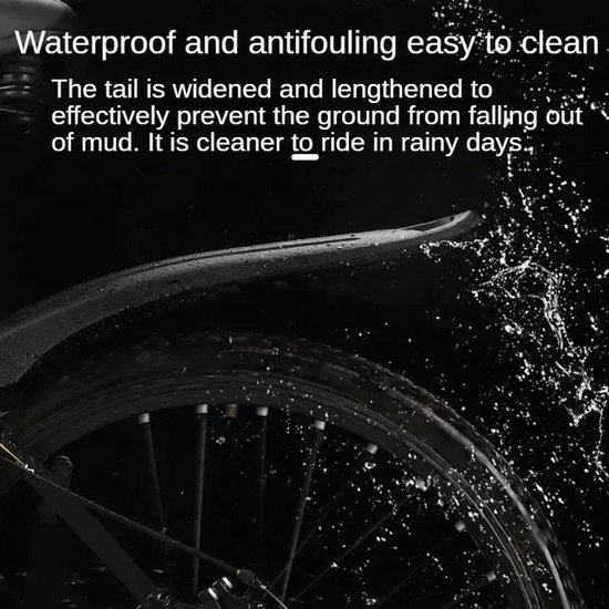 Een zwart fietsspatbord dat opspattend water opvangt, met de tekst 'Waterproof and antifouling easy to clean'.