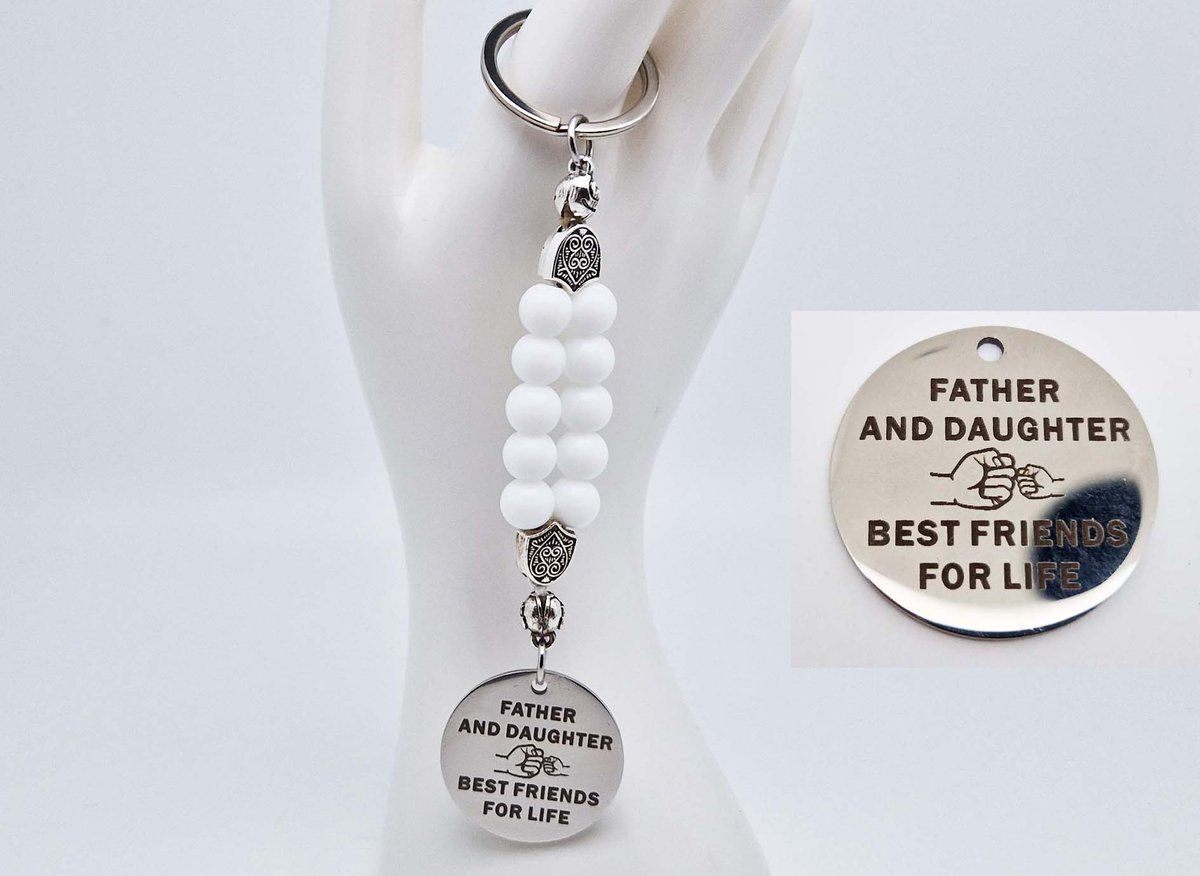 Handgemaakte Natuurstenen Sleutelhanger "Witte agaat "- Met metaal hanger - 8 mm diameter van de korrel- Mooie accessoire en decoratie voor de auto-Vaderdag Cadeau -Moderdag Cadeau - Cadeau vrienden