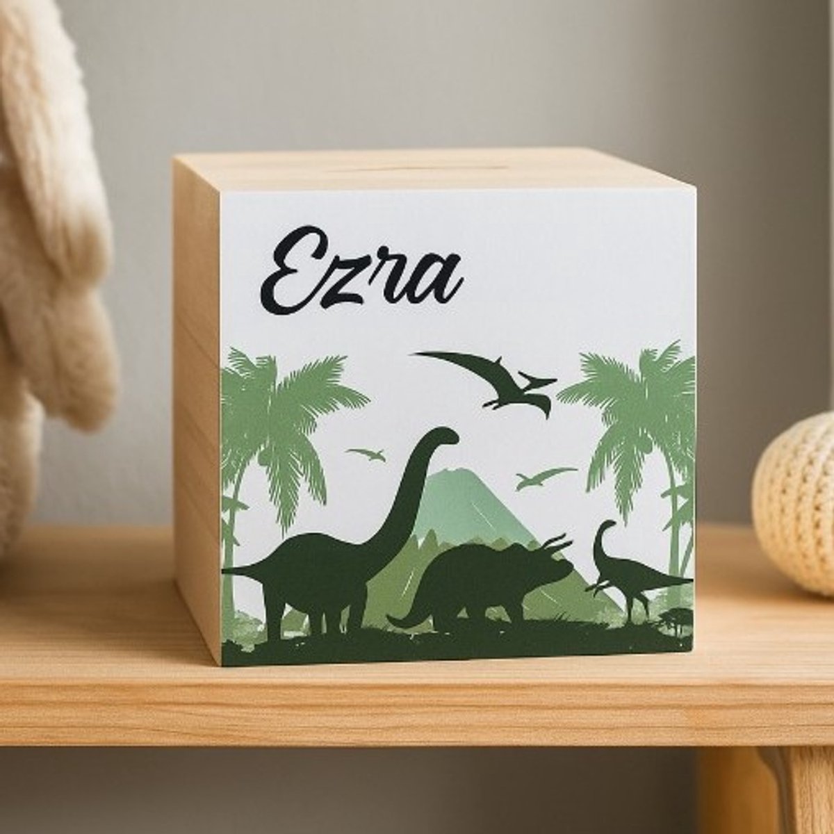 Dinosaurus Spaarpot Met Naam - Houten Spaarpot - Gifts by M - Eerste Centjes - Gepersonaliseerd - Kraamcadeau - Babykamer - Dino Spaarpot - SVP NAAM DOORGEVEN VIA DE MAIL