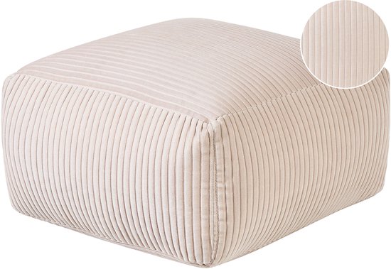 Pouf beige en velours côtelé à côtes verticales, avec un détail en tissu côtelé.