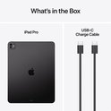 Inhoud van de doos: donkergrijze iPad Pro en twee USB-C kabels.
