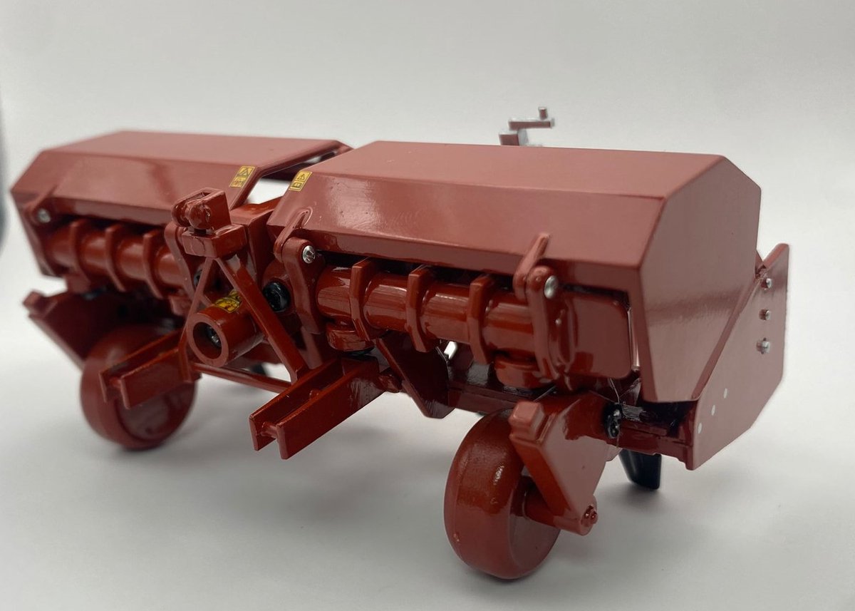 AT-collections Gramegna V86/36-300 Spitmachine 1:32