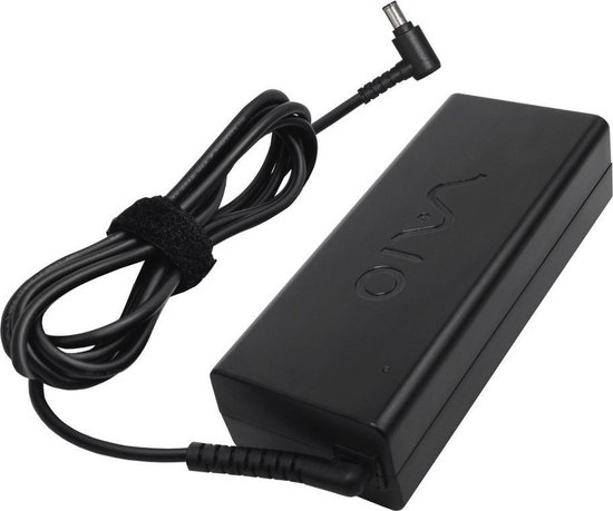 Zwarte VAIO laptop oplader met kabel.