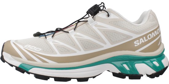 Zijaanzicht van Salomon S-LAB XT-6 in beige en wit met groene accenten en vetersluiting.