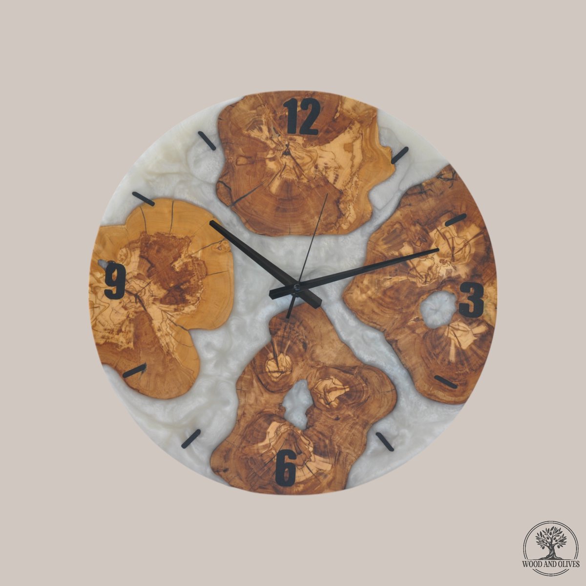 Wood and Olives - Olijfhouten Wandklok met Epoxy - Wit - Stille Grote Wandklok - 50 cm