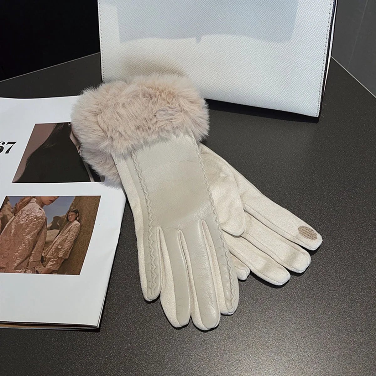 Warme dames winterhandschoenen PU leer – Thermische gevoerde handschoenen met bont Winterhandschoenen voor vrouwen Wit