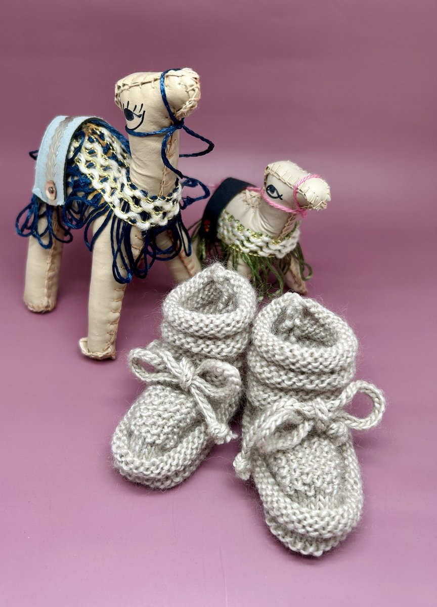 Baby slofjes - handgemaakte baby slofjes - slofjes - baby sokjes - baby schoentjes - babyslofjes - sloffen - wol - wollen slofjes - baby kleding meisjes - baby kleding jongens - wollen slofjes - baby accessoires - babykleding -
