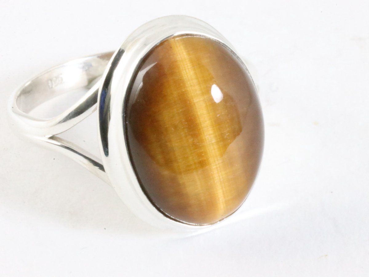 Hoogglans zilveren ring met tijgeroog - maat 20.5