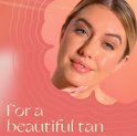 Een vrouw met make-up op haar gezicht, met de tekst 'For a beautiful tan'.