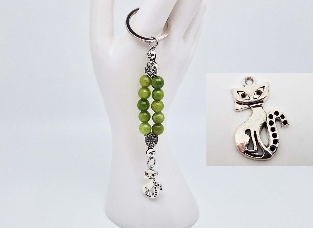 Handgemaakte Natuurstenen Sleutelhanger "Kraal Koreaanse jade "- Met metaal hanger - 8 mm diameter van de korrel- Mooie accessoire en decoratie voor de auto-Vaderdag Cadeau -Moderdag Cadeau - Cadeau vrienden