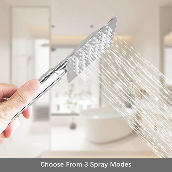 Handdouche met chromen afwerking in een hand, sproeit water. Tekst: Kies uit 3 straalstanden.