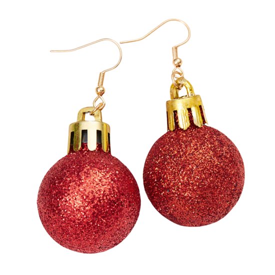 Paire de boucles d'oreilles boules de Noël rouges pailletées avec crochets dorés, isolées sur fond blanc.