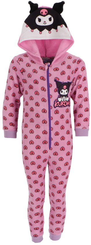 Roze kinderpyjama met all-over hartjesprint en Kuromi-print. De pyjama heeft een capuchon met Kuromi-oren.