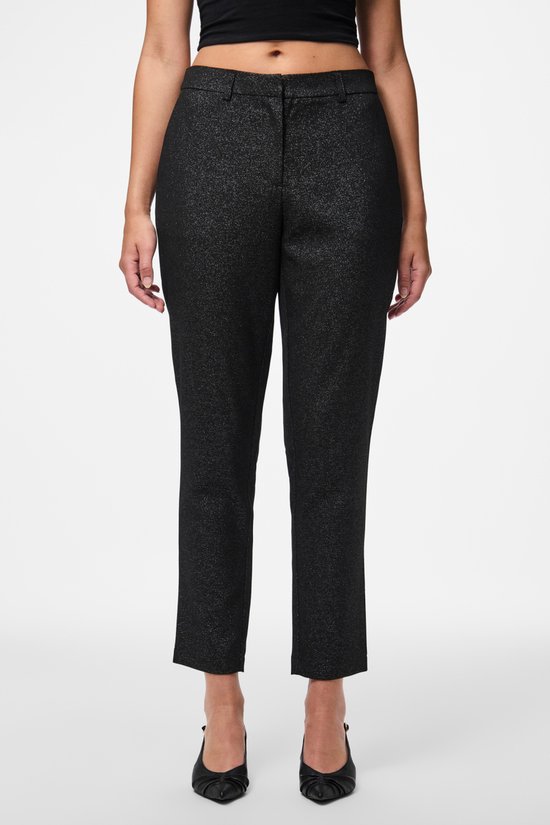Mannequin portant un pantalon noir scintillant à jambes droites.
