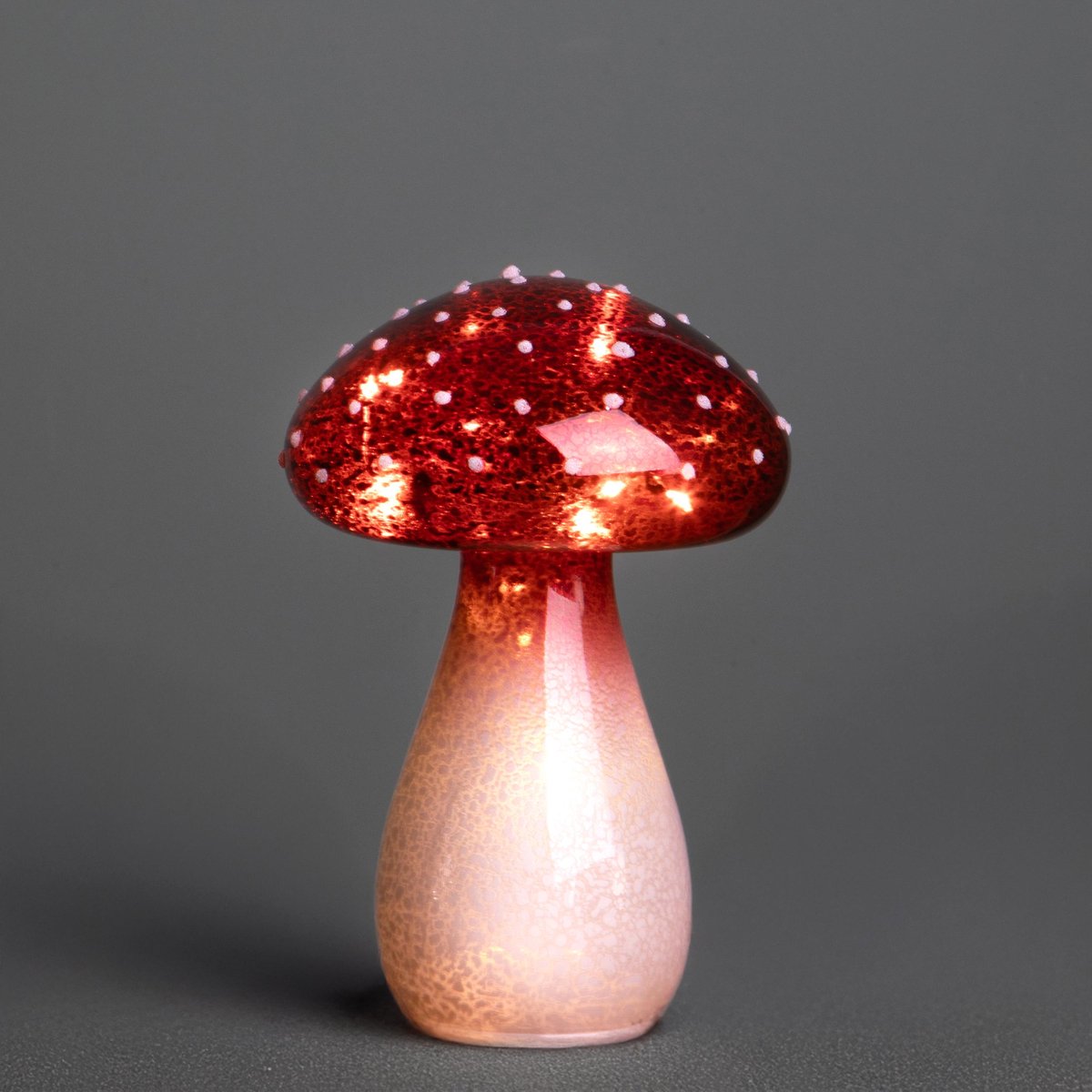 Rode paddenstoel kerst LED-lamp, 20 cm hoog, gemaakt van glas en kunststof.