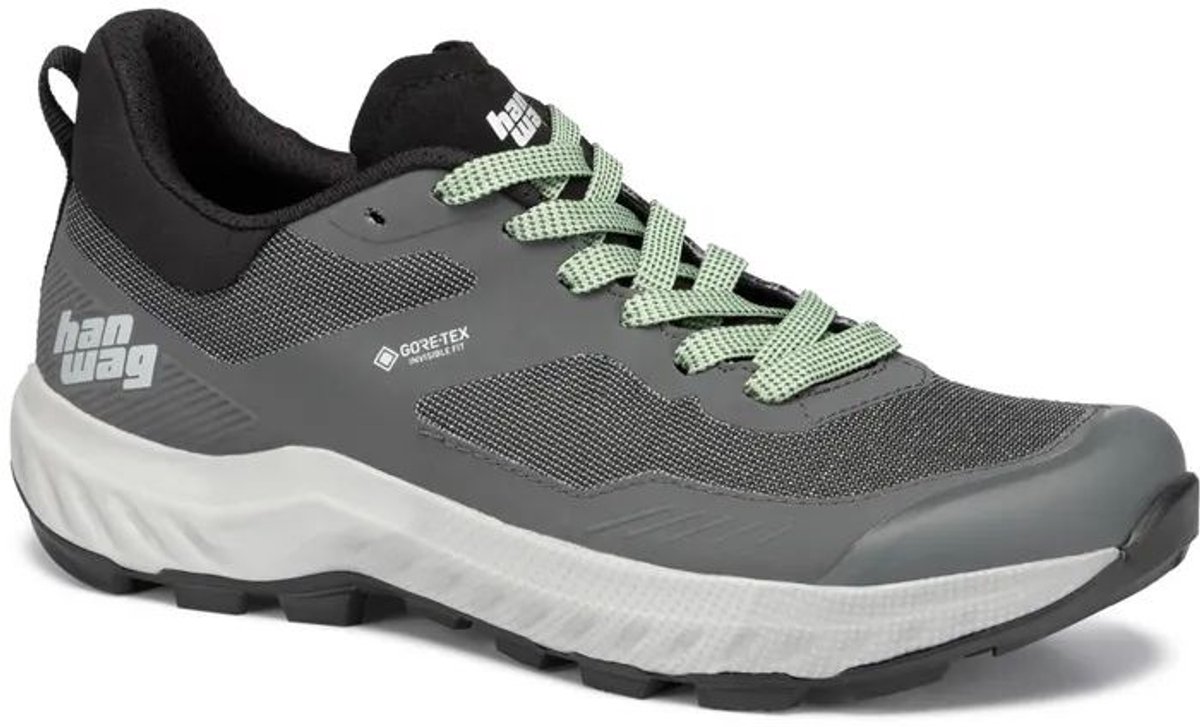 De Hanwag Kaduro Light GTX Dames is een lichtgewicht comfortabele en waterdichte wandelschoen speciaal ontworpen voor vrouwen die houden van avontuurlijke tochten in diverse omstandigheden. Dankzij het Gore-Tex-membraan biedt deze schoen Grijs