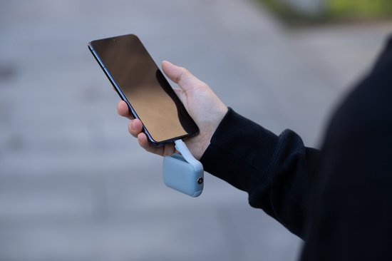 Rolling Square TAU 2 – Powerbank pour votre porte-clés | 2 000 mAh | USB-C | Foudre | Micro-USB | Dock inclus