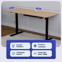 Elektrisch verstelbaar bureau, 140x60cm, met eiken blad en zwart onderstel. Afmetingen aangegeven.