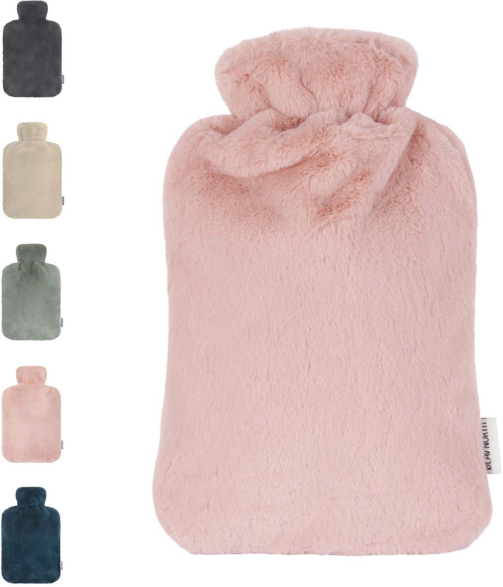 Ølav North – Kruik met Nordic Fur hoes - Incl geschenkverpakking - Tot 6 uur warmte - Heerlijk zacht - Warmwaterkruik - 1.8 liter – Frosted Rosé - Cadeau voor haar, vrouw, vriendin