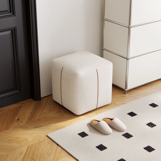 Poufs Guyii Meubella, Tabouret bas carré, tabouret de maquillage moderne, pouf beige, repose-pieds rembourré, adapté au salon, à la chambre, au hall.