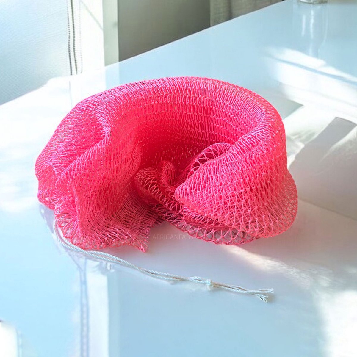AfricanFabs® Afrikaanse spons / net sponge - traditionele SAPO spons / Ghanese scrub spons - Donker Roze