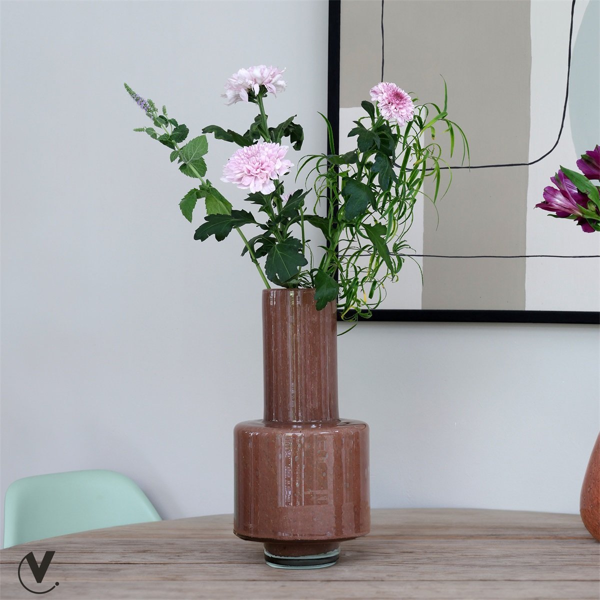 Vase The World Vaas Volta | Shiny Brown | Mondgeblazen glas | Ø19 x H36 cm bruin