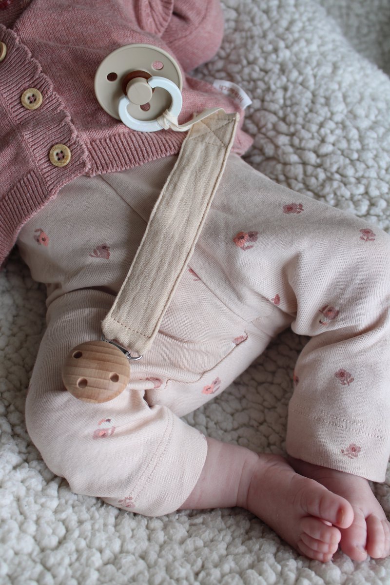 Speenkoord - katoen - beige - speenketting - fopspeen - accessoires baby - Speenkoord katoen - mommy musthaves - houten knop - baby - kraamcadeau - stof- speenkoord jongen - speenkoord meisje - feestdagen geschenk
